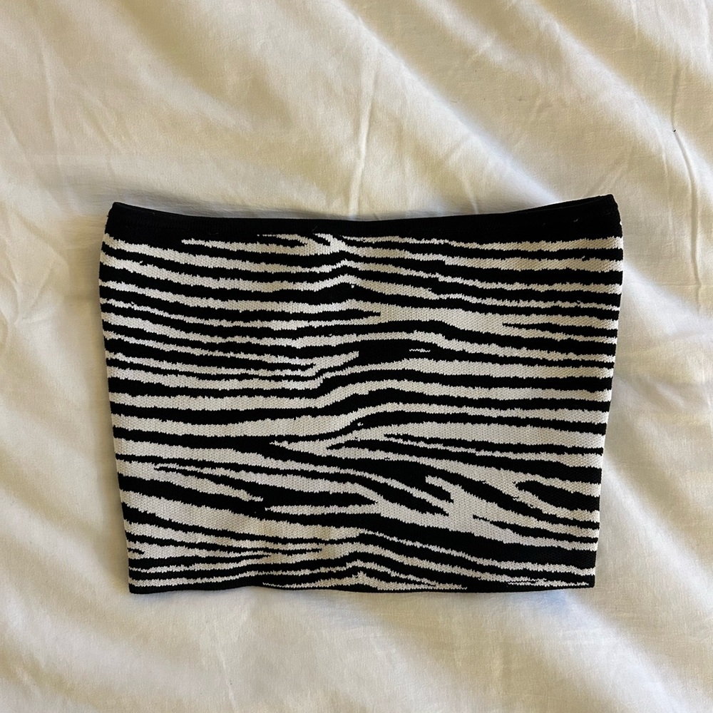 ❌SOLD❌ Aritzia Babaton Sculpt Knit Tube Top in Zebra Print! Size XXS, worn once!